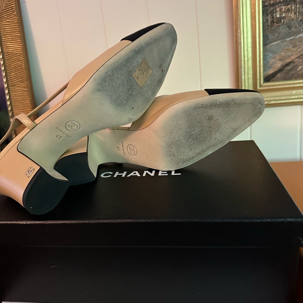 CHANEL Beige Leather Slingback Pumps with Black Cap Toe - Picture 6 of 8